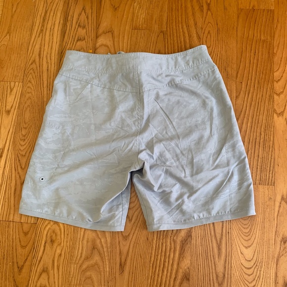 Under Armour boardshorts. Size 34. - Picture 4 of 8